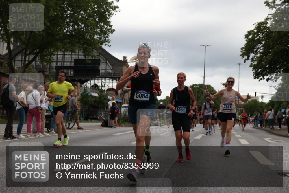 29.06.2025 - hella hamburg halbmarathon Yannick Fuchs http://msf.ph/oto/8353999 29.06.2025 10:52:56 20KM 1285, 1642, 1946, 1951, 2006, 2027, 2677, 2855, 2957, 2978, 3181, 5084, 5347, 5633, 6202, 6208, 6636, 6860, 6997, 7476, 8290, 8392, 8929, 9156, 9353, 9655, 9835, 10036, 10539, 10915, 12633, 12809, 13407, 14375, 14631, 14914, 15240, 15263, 15824, 16160, 16206, 16409, 16563, 16922, 16924, 17017, 17346, 17782, 17810, 17852, 17931, 18112, 18153, 18232, 18266, 18327, 18556, 18730, 18833, 18954, 19002, 19003 meine-sportfotos.de