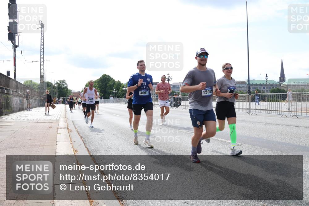 29.06.2025 - hella hamburg halbmarathon Lena Gebhardt http://msf.ph/oto/8354017 29.06.2025 10:13:52 Lombardsbrücke 10977, 45, 4001, 15085, 1131, 1194, 1480, 1890, 2055, 2359, 2721, 2904, 2987, 4001, 4032, 4187, 4795, 4950, 4962, 5232, 5546, 5631, 5719, 6026, 6287, 6710, 6717, 6724, 7446, 7447, 7460, 7462, 7913, 8057, 8279, 8673, 9128, 9612, 9631, 9886, 10442, 10443, 10977, 11441, 11987, 12313, 12797, 12928, 12929, 12938, 13331, 13788, 13928, 15085, 15482, 15663, 15721, 15722, 15840, 16491, 17439, 17472, 17985, 18041, 18222, 18231, 18236, 18239 meine-sportfotos.de