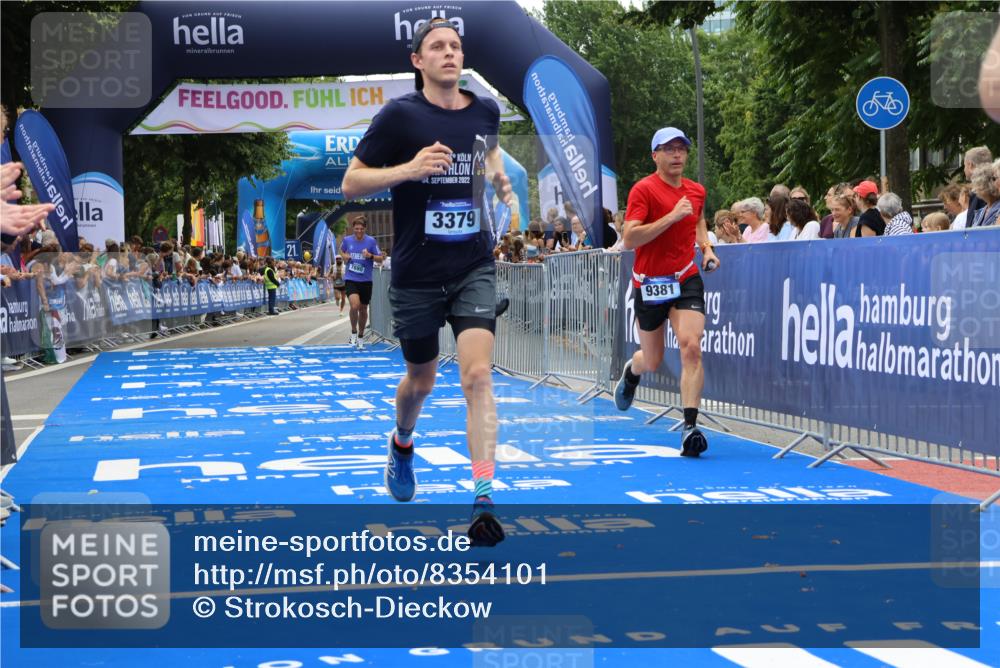 29.06.2025 - hella hamburg halbmarathon Strokosch-Dieckow http://msf.ph/oto/8354101 29.06.2025 10:30:48 Ziel 3379, 7055, 7880, 9381, 9508, 18871 meine-sportfotos.de