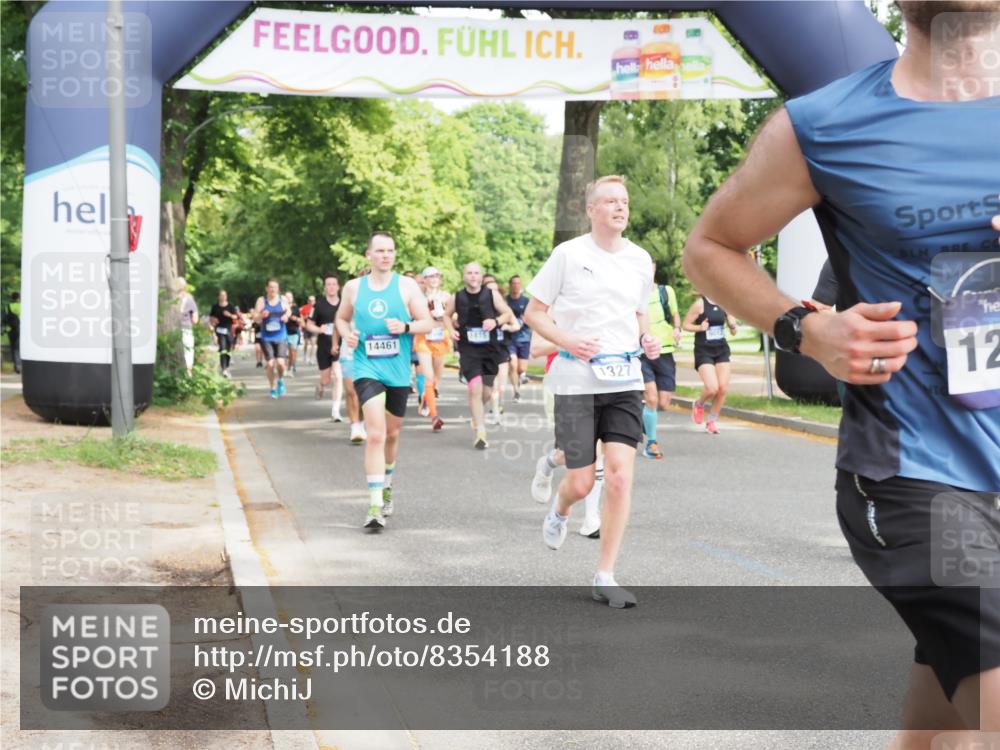 29.06.2025 - hella hamburg halbmarathon MichiJ http://msf.ph/oto/8354188 29.06.2025 10:41:41 Zwischen KM18-KM19 1327, 1410, 1815, 2354, 3791, 4903, 5319, 8394, 8514, 11184, 12362, 12526, 12584, 14461, 14638, 14948, 16047, 16110, 16375, 16868, 17698, 17734, 17803, 18268, 19177 meine-sportfotos.de