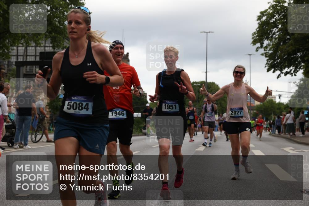 29.06.2025 - hella hamburg halbmarathon Yannick Fuchs http://msf.ph/oto/8354201 29.06.2025 10:52:56 20KM 1285, 1642, 1946, 1951, 2006, 2027, 2677, 2855, 2957, 2978, 3181, 5084, 5347, 5633, 6202, 6208, 6636, 6860, 6997, 7476, 8290, 8392, 8929, 9156, 9353, 9655, 9835, 10036, 10539, 10915, 12633, 12809, 13407, 14375, 14631, 14914, 15240, 15263, 15824, 16160, 16206, 16409, 16563, 16922, 16924, 17017, 17346, 17782, 17810, 17852, 17931, 18112, 18153, 18232, 18266, 18327, 18556, 18730, 18833, 18954, 19002, 19003 meine-sportfotos.de