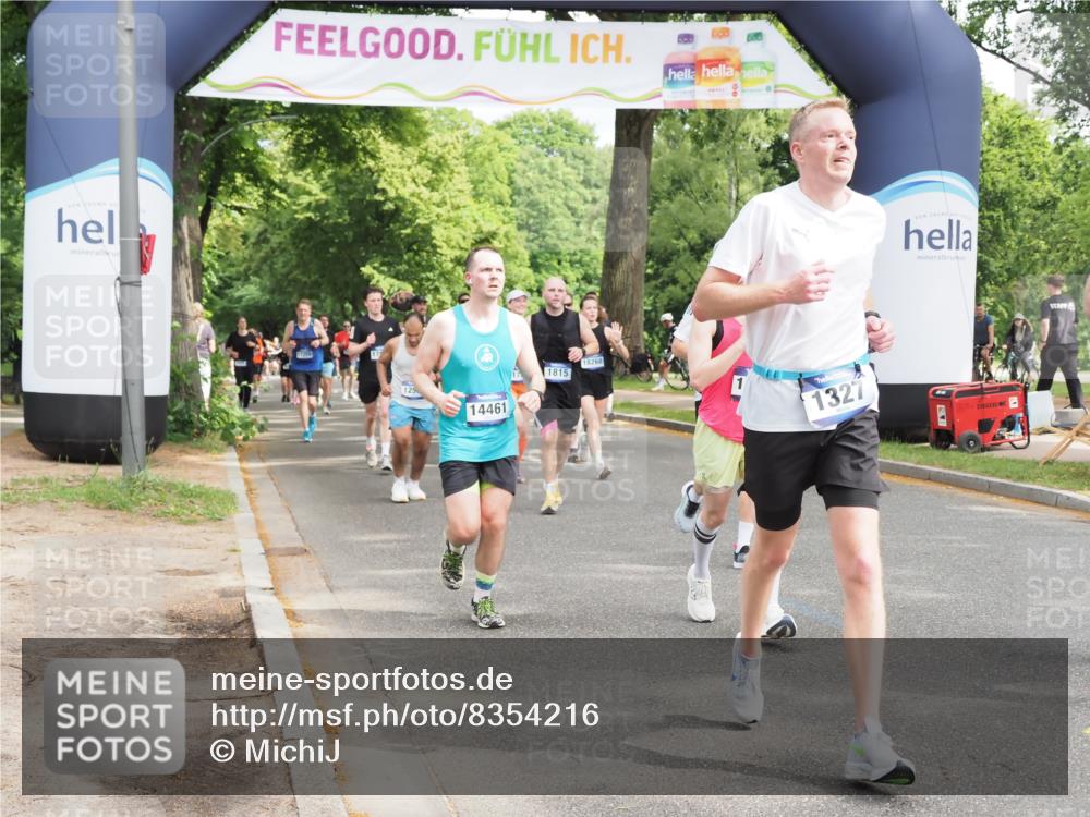 29.06.2025 - hella hamburg halbmarathon MichiJ http://msf.ph/oto/8354216 29.06.2025 10:41:42 Zwischen KM18-KM19 1327, 1815, 2119, 2354, 3791, 4903, 5319, 8394, 8514, 9012, 11184, 12362, 12526, 12584, 12961, 14461, 14638, 14948, 15868, 16375, 16868, 17087, 17698, 17734, 17803, 18268, 19177 meine-sportfotos.de