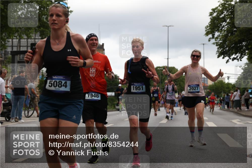 29.06.2025 - hella hamburg halbmarathon Yannick Fuchs http://msf.ph/oto/8354244 29.06.2025 10:52:56 20KM 1285, 1642, 1946, 1951, 2006, 2027, 2677, 2855, 2957, 2978, 3181, 5084, 5347, 5633, 6202, 6208, 6636, 6860, 6997, 7476, 8290, 8392, 8929, 9156, 9353, 9655, 9835, 10036, 10539, 10915, 12633, 12809, 13407, 14375, 14631, 14914, 15240, 15263, 15824, 16160, 16206, 16409, 16563, 16922, 16924, 17017, 17346, 17782, 17810, 17852, 17931, 18112, 18153, 18232, 18266, 18327, 18556, 18730, 18833, 18954, 19002, 19003 meine-sportfotos.de
