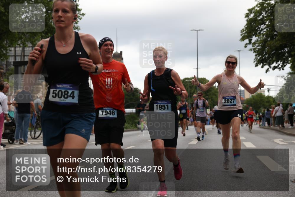 29.06.2025 - hella hamburg halbmarathon Yannick Fuchs http://msf.ph/oto/8354279 29.06.2025 10:52:56 20KM 1285, 1642, 1946, 1951, 2006, 2027, 2677, 2855, 2957, 2978, 3181, 5084, 5347, 5633, 6202, 6208, 6636, 6860, 6997, 7476, 8290, 8392, 8929, 9156, 9353, 9655, 9835, 10036, 10539, 10915, 12633, 12809, 13407, 14375, 14631, 14914, 15240, 15263, 15824, 16160, 16206, 16409, 16563, 16922, 16924, 17017, 17346, 17782, 17810, 17852, 17931, 18112, 18153, 18232, 18266, 18327, 18556, 18730, 18833, 18954, 19002, 19003 meine-sportfotos.de
