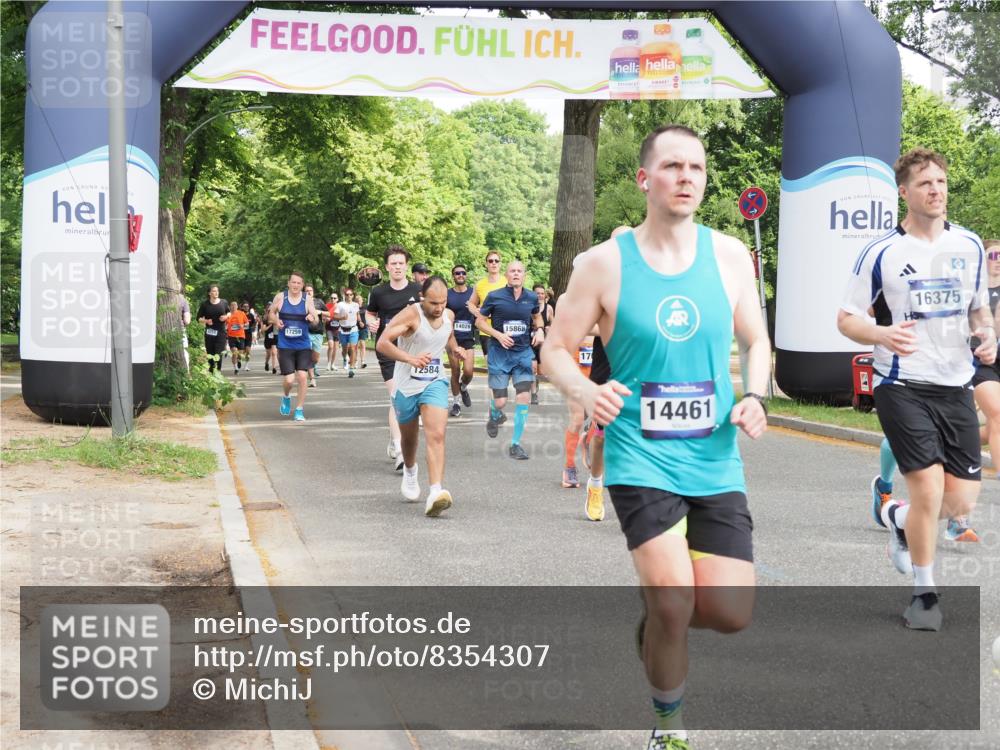 29.06.2025 - hella hamburg halbmarathon MichiJ http://msf.ph/oto/8354307 29.06.2025 10:41:43 Zwischen KM18-KM19 1327, 1815, 2119, 2354, 3041, 4903, 5319, 8394, 8514, 9012, 11184, 12526, 12584, 12961, 14026, 14461, 14638, 14948, 15868, 16375, 16868, 16871, 17087, 17698, 17734, 17803, 18268, 19177 meine-sportfotos.de