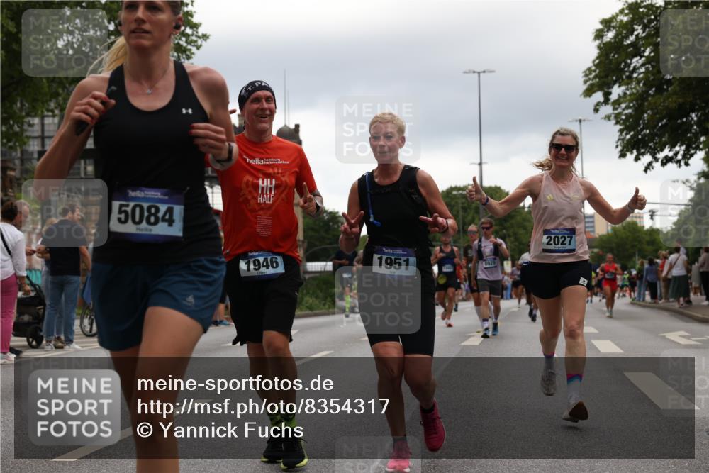 29.06.2025 - hella hamburg halbmarathon Yannick Fuchs http://msf.ph/oto/8354317 29.06.2025 10:52:56 20KM 1285, 1642, 1946, 1951, 2006, 2027, 2677, 2855, 2957, 2978, 3181, 5084, 5347, 5633, 6202, 6208, 6636, 6860, 6997, 7476, 8290, 8392, 8929, 9156, 9353, 9655, 9835, 10036, 10539, 10915, 12633, 12809, 13407, 14375, 14631, 14914, 15240, 15263, 15824, 16160, 16206, 16409, 16563, 16922, 16924, 17017, 17346, 17782, 17810, 17852, 17931, 18112, 18153, 18232, 18266, 18327, 18556, 18730, 18833, 18954, 19002, 19003 meine-sportfotos.de