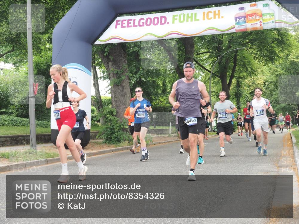 29.06.2025 - hella hamburg halbmarathon KatJ http://msf.ph/oto/8354326 29.06.2025 10:51:34 Zwischen KM18-KM19 1863, 3039, 3182, 3248, 5396, 7042 meine-sportfotos.de