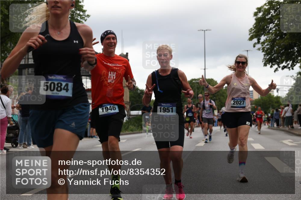 29.06.2025 - hella hamburg halbmarathon Yannick Fuchs http://msf.ph/oto/8354352 29.06.2025 10:52:56 20KM 1285, 1642, 1946, 1951, 2006, 2027, 2677, 2855, 2957, 2978, 3181, 5084, 5347, 5633, 6202, 6208, 6636, 6860, 6997, 7476, 8290, 8392, 8929, 9156, 9353, 9655, 9835, 10036, 10539, 10915, 12633, 12809, 13407, 14375, 14631, 14914, 15240, 15263, 15824, 16160, 16206, 16409, 16563, 16922, 16924, 17017, 17346, 17782, 17810, 17852, 17931, 18112, 18153, 18232, 18266, 18327, 18556, 18730, 18833, 18954, 19002, 19003 meine-sportfotos.de
