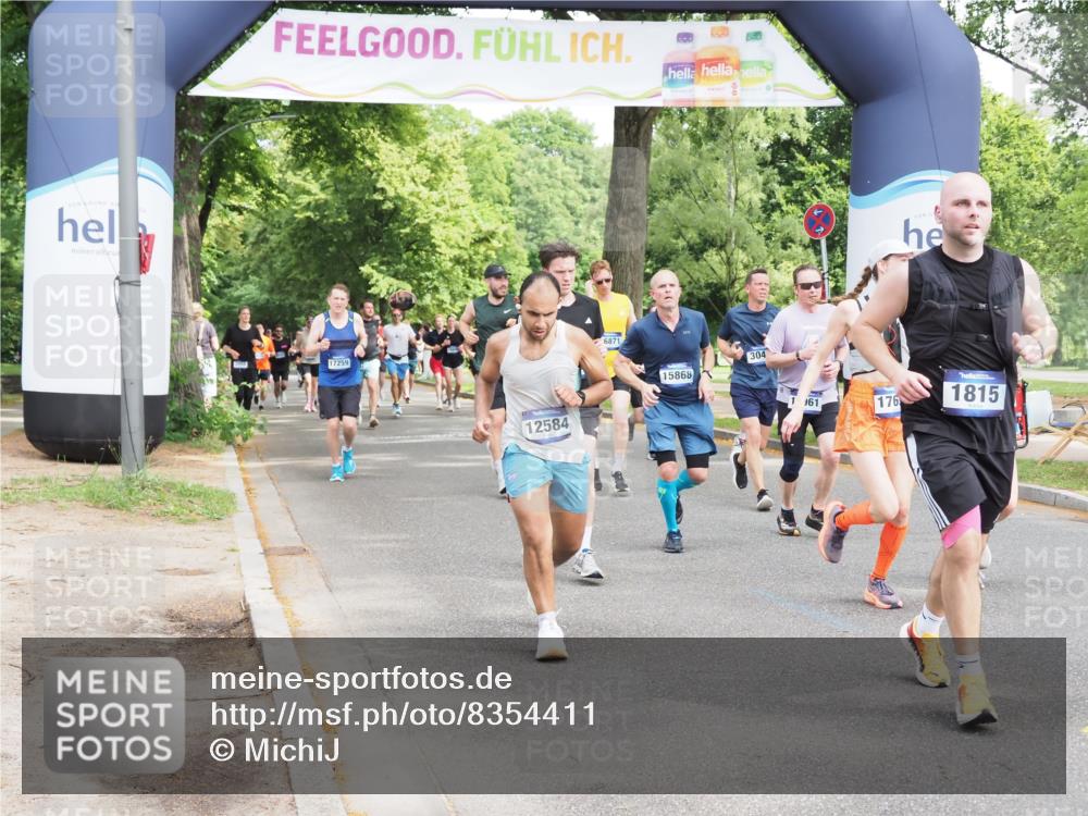 29.06.2025 - hella hamburg halbmarathon MichiJ http://msf.ph/oto/8354411 29.06.2025 10:41:44 Zwischen KM18-KM19 1327, 1815, 2119, 3041, 3256, 5319, 9012, 11184, 12526, 12584, 12961, 14026, 14461, 14638, 14948, 15868, 16375, 16868, 16871, 17087, 17698, 17803, 18268, 18450 meine-sportfotos.de