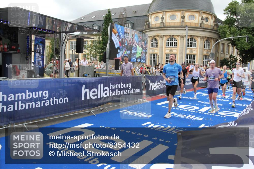 29.06.2025 - hella hamburg halbmarathon Michael Strokosch http://msf.ph/oto/8354432 29.06.2025 10:53:41 Ziel 1030, 1098, 1502, 1783, 2058, 2630, 3399, 3819, 5399, 6628, 6762, 10549, 10895, 11588, 11589, 11604, 12632, 13865, 15061, 15113, 15441, 15856, 16092, 17482, 18143, 18612, 18666, 18715 meine-sportfotos.de