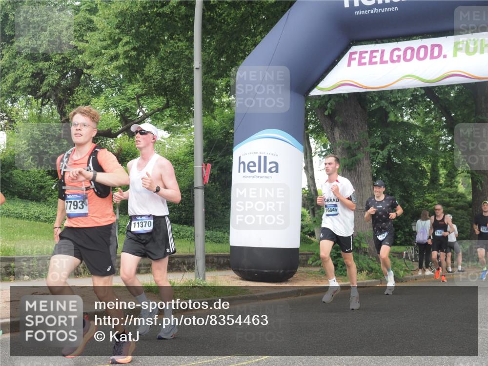 29.06.2025 - hella hamburg halbmarathon KatJ http://msf.ph/oto/8354463 29.06.2025 10:21:39 Zwischen KM18-KM19 51, 1686, 6358, 7793, 7965 meine-sportfotos.de