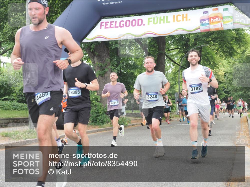 29.06.2025 - hella hamburg halbmarathon KatJ http://msf.ph/oto/8354490 29.06.2025 10:51:35 Zwischen KM18-KM19 1863, 3039, 3182, 3248, 5396, 6100, 7042 meine-sportfotos.de