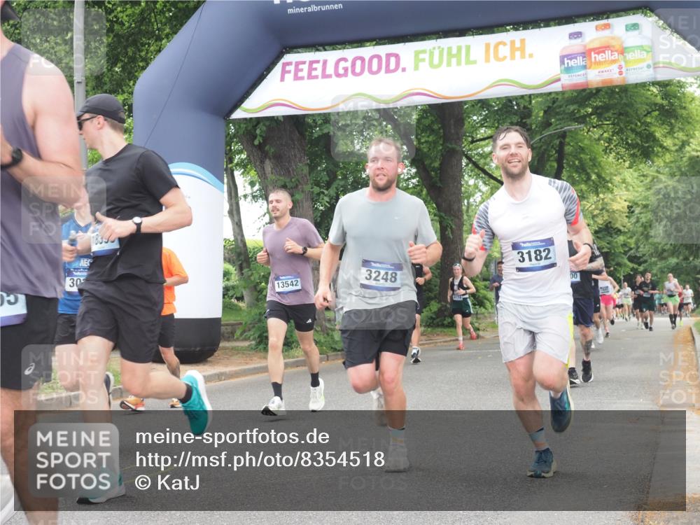 29.06.2025 - hella hamburg halbmarathon KatJ http://msf.ph/oto/8354518 29.06.2025 10:51:35 Zwischen KM18-KM19 1863, 3039, 3182, 3248, 5396, 6100, 7042 meine-sportfotos.de