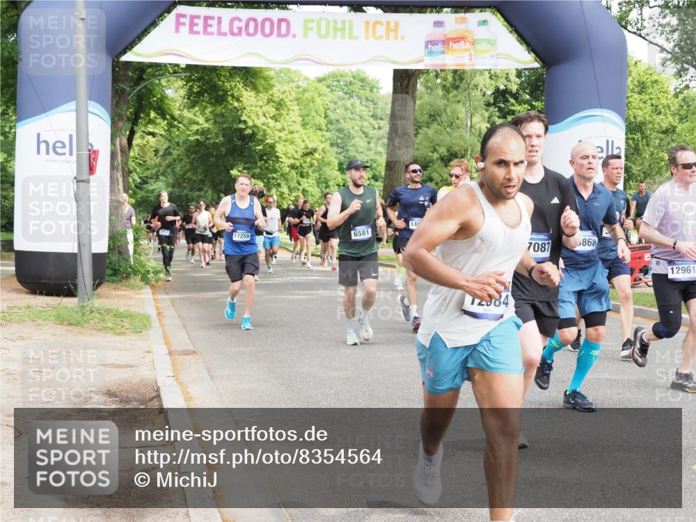 29.06.2025 - hella hamburg halbmarathon MichiJ http://msf.ph/oto/8354564 29.06.2025 10:41:45 Zwischen KM18-KM19 1327, 1815, 2119, 3041, 3256, 5319, 6581, 9012, 12526, 12584, 12961, 14026, 14461, 14638, 14948, 15868, 16375, 16868, 16871, 17087, 17698, 18268, 18450 meine-sportfotos.de