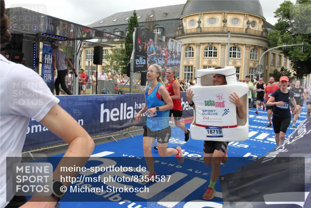 29.06.2025 - hella hamburg halbmarathon Michael Strokosch http://msf.ph/oto/8354587 29.06.2025 10:53:44 Ziel 1502, 2058, 2082, 2518, 2630, 3819, 5399, 6762, 8335, 10549, 10895, 11588, 11589, 11604, 12632, 13865, 14702, 14818, 15061, 15441, 15856, 16092, 17482, 18143, 18514, 18666, 18715 meine-sportfotos.de