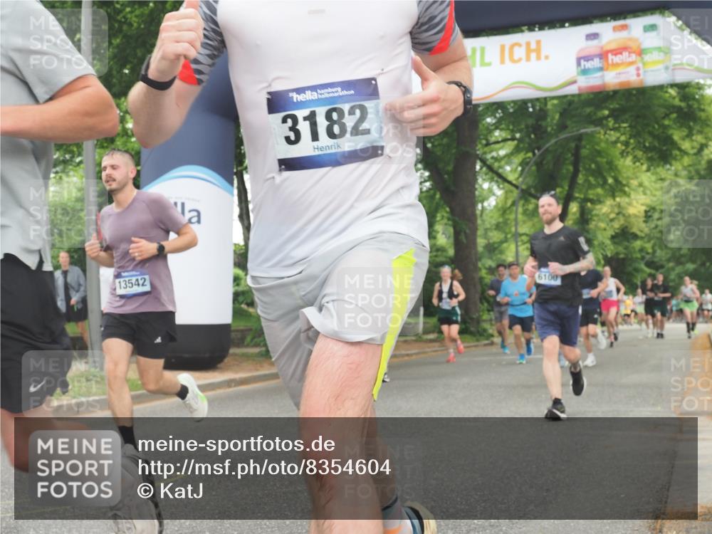 29.06.2025 - hella hamburg halbmarathon KatJ http://msf.ph/oto/8354604 29.06.2025 10:51:36 Zwischen KM18-KM19 1863, 3039, 3182, 3248, 5396, 6100, 7042 meine-sportfotos.de