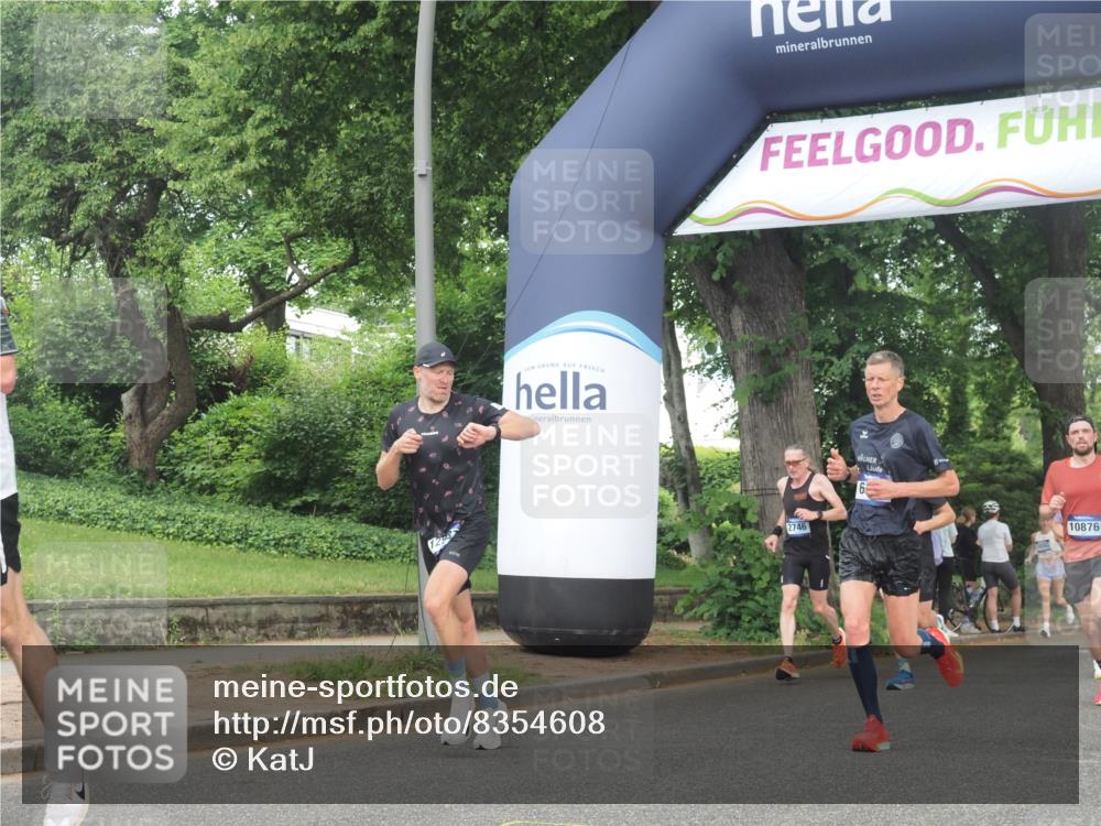 29.06.2025 - hella hamburg halbmarathon KatJ http://msf.ph/oto/8354608 29.06.2025 10:21:40 Zwischen KM18-KM19 51, 6358, 7793 meine-sportfotos.de