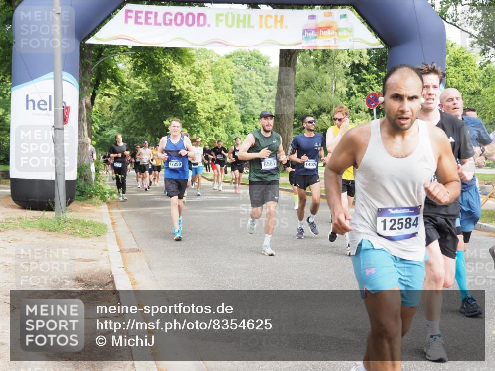 29.06.2025 - hella hamburg halbmarathon MichiJ http://msf.ph/oto/8354625 29.06.2025 10:41:45 Zwischen KM18-KM19 1327, 1815, 2119, 3041, 3256, 5319, 6581, 9012, 12526, 12584, 12961, 14026, 14461, 14638, 14948, 15868, 16375, 16868, 16871, 17087, 17698, 18268, 18450 meine-sportfotos.de