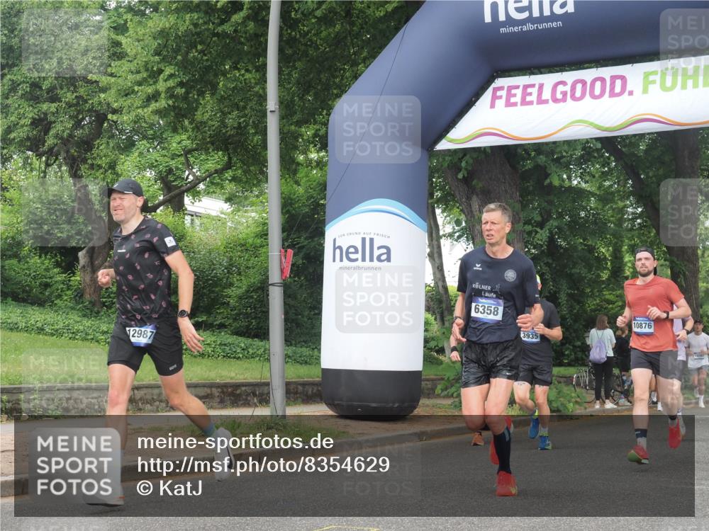 29.06.2025 - hella hamburg halbmarathon KatJ http://msf.ph/oto/8354629 29.06.2025 10:21:41 Zwischen KM18-KM19 51, 6358, 7793 meine-sportfotos.de