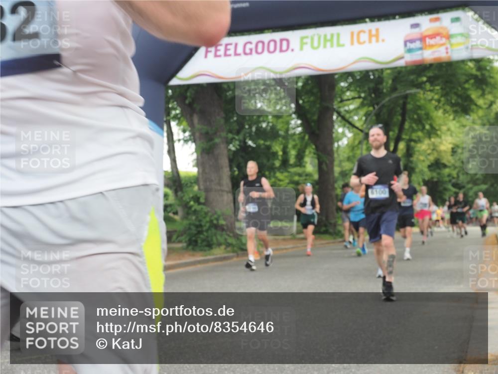 29.06.2025 - hella hamburg halbmarathon KatJ http://msf.ph/oto/8354646 29.06.2025 10:51:37 Zwischen KM18-KM19 1863, 3039, 3182, 3248, 6100, 7042 meine-sportfotos.de