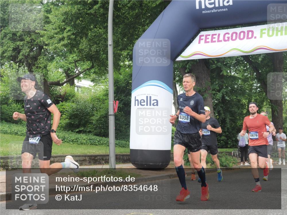 29.06.2025 - hella hamburg halbmarathon KatJ http://msf.ph/oto/8354648 29.06.2025 10:21:41 Zwischen KM18-KM19 51, 6358, 7793 meine-sportfotos.de