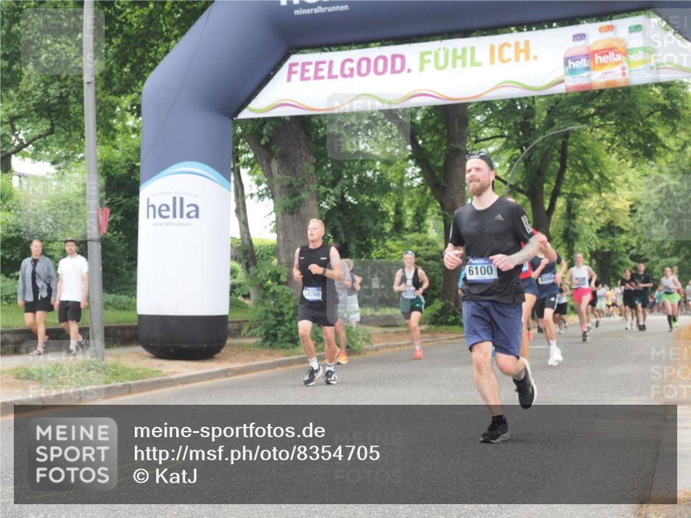 29.06.2025 - hella hamburg halbmarathon KatJ http://msf.ph/oto/8354705 29.06.2025 10:51:37 Zwischen KM18-KM19 1863, 3039, 3182, 3248, 6100, 7042 meine-sportfotos.de