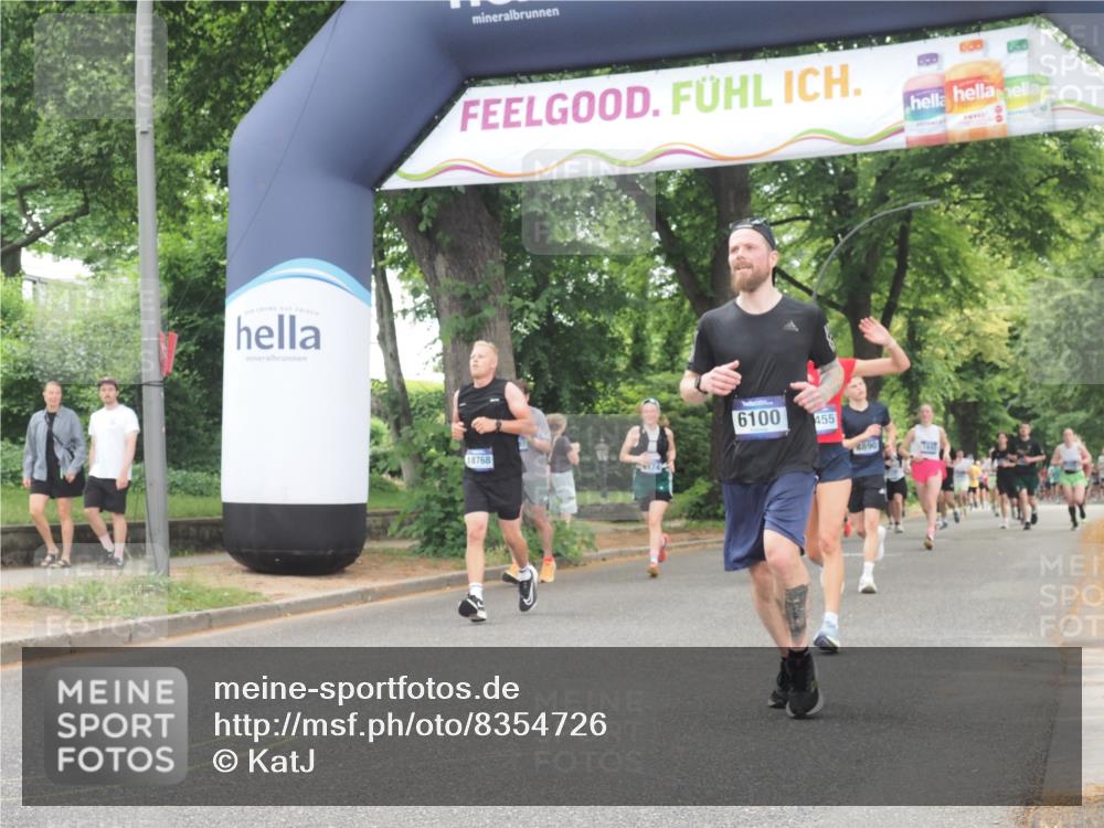 29.06.2025 - hella hamburg halbmarathon KatJ http://msf.ph/oto/8354726 29.06.2025 10:51:37 Zwischen KM18-KM19 1863, 3039, 3182, 3248, 6100, 7042 meine-sportfotos.de