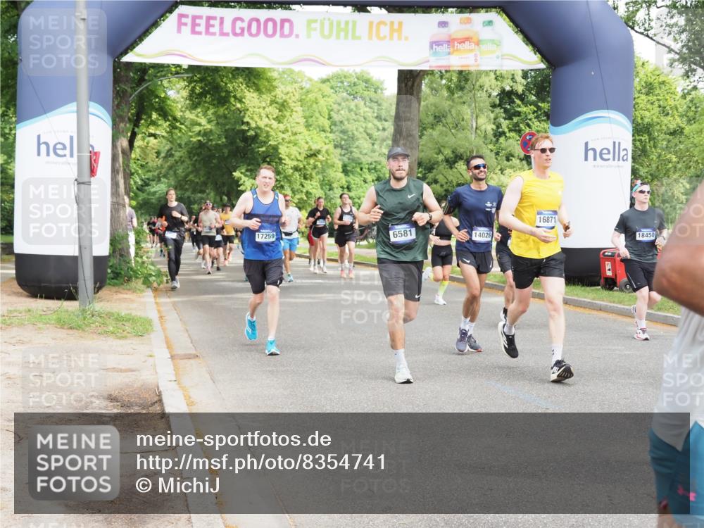 29.06.2025 - hella hamburg halbmarathon MichiJ http://msf.ph/oto/8354741 29.06.2025 10:41:45 Zwischen KM18-KM19 1327, 1815, 2119, 3041, 3256, 5319, 6581, 9012, 12526, 12584, 12961, 14026, 14461, 14638, 14948, 15868, 16375, 16868, 16871, 17087, 17698, 18268, 18450 meine-sportfotos.de