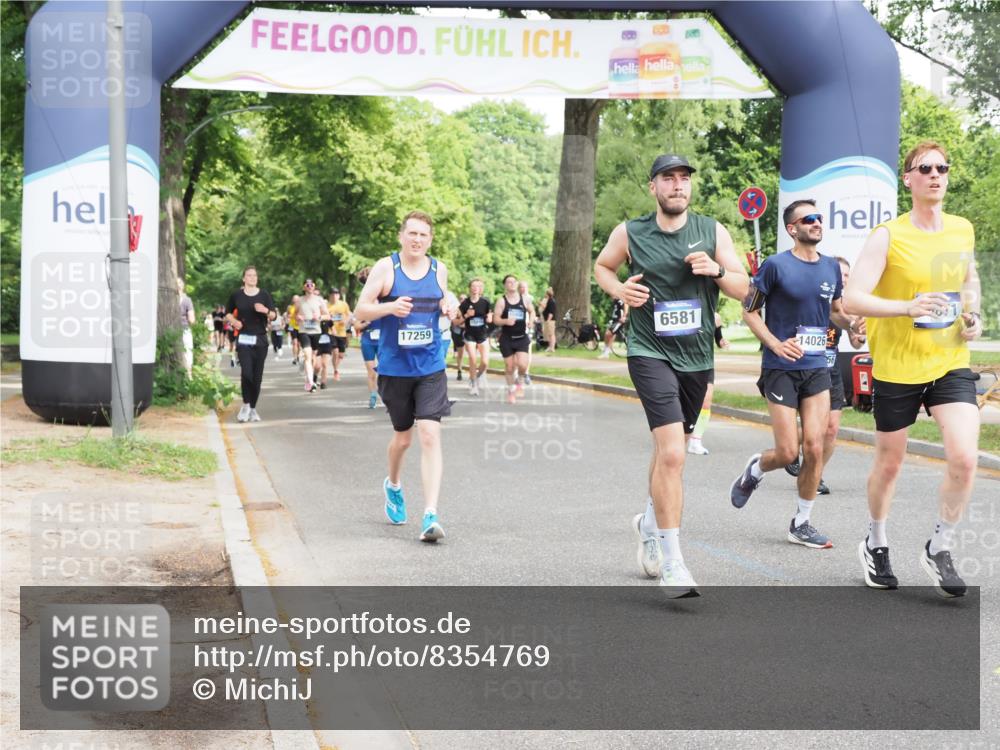 29.06.2025 - hella hamburg halbmarathon MichiJ http://msf.ph/oto/8354769 29.06.2025 10:41:46 Zwischen KM18-KM19 1327, 1815, 2119, 3041, 3256, 6581, 9012, 12526, 12584, 12961, 14026, 14461, 14638, 14948, 15868, 16375, 16868, 16871, 17087, 17259, 17698, 18268, 18450 meine-sportfotos.de
