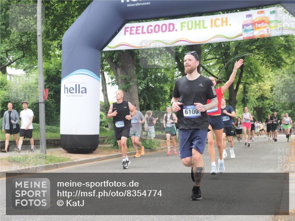 29.06.2025 - hella hamburg halbmarathon KatJ http://msf.ph/oto/8354774 29.06.2025 10:51:37 Zwischen KM18-KM19 1863, 3039, 3182, 3248, 6100, 7042 meine-sportfotos.de