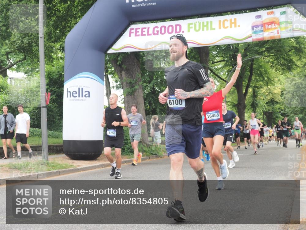 29.06.2025 - hella hamburg halbmarathon KatJ http://msf.ph/oto/8354805 29.06.2025 10:51:38 Zwischen KM18-KM19 1863, 3039, 3182, 3248, 6100, 6174 meine-sportfotos.de
