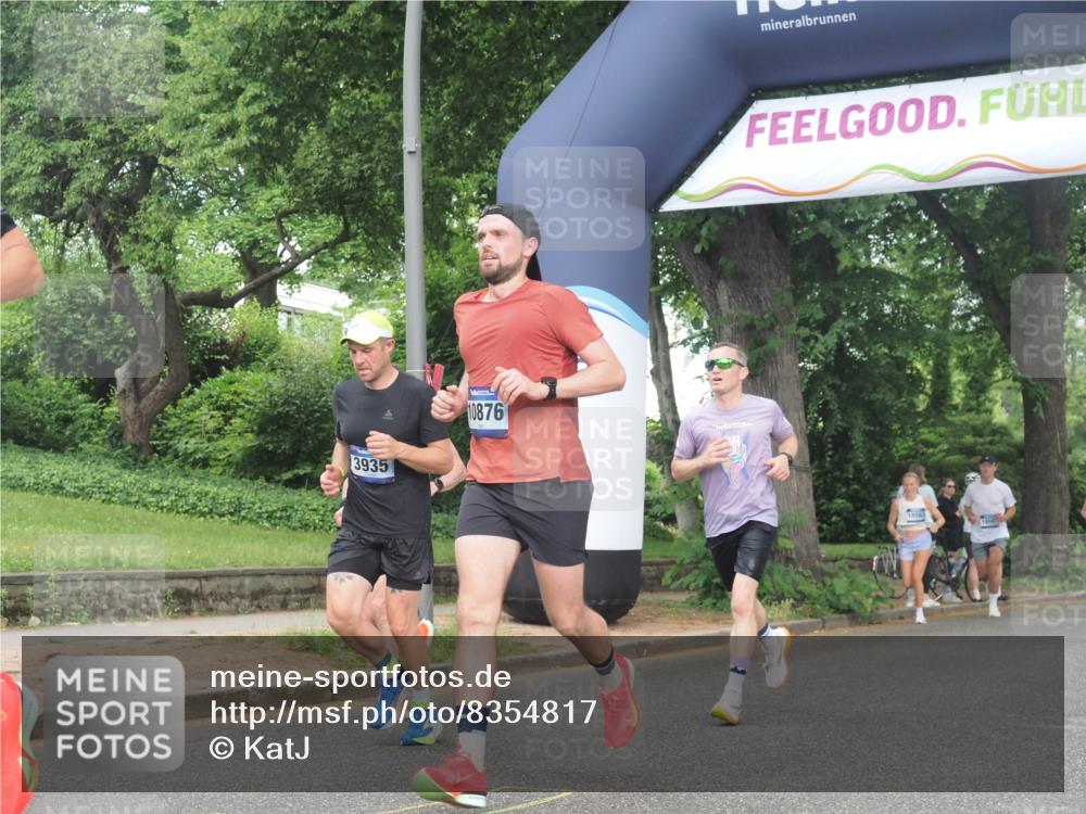 29.06.2025 - hella hamburg halbmarathon KatJ http://msf.ph/oto/8354817 29.06.2025 10:21:42 Zwischen KM18-KM19 51, 3935, 6358, 7793 meine-sportfotos.de