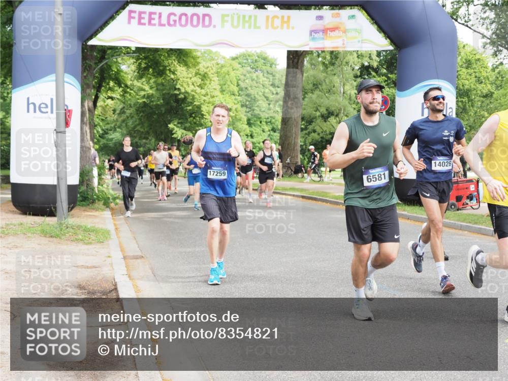 29.06.2025 - hella hamburg halbmarathon MichiJ http://msf.ph/oto/8354821 29.06.2025 10:41:46 Zwischen KM18-KM19 1327, 1815, 2119, 3041, 3256, 6581, 9012, 12526, 12584, 12961, 14026, 14461, 14638, 14948, 15868, 16375, 16868, 16871, 17087, 17259, 17698, 18268, 18450 meine-sportfotos.de