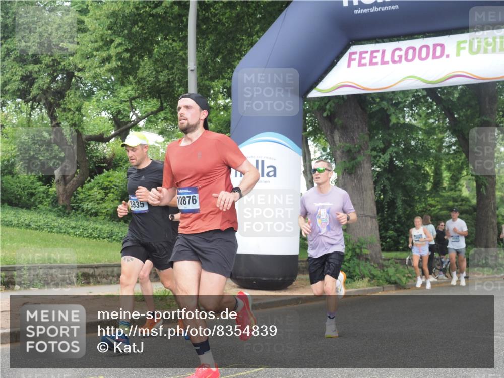 29.06.2025 - hella hamburg halbmarathon KatJ http://msf.ph/oto/8354839 29.06.2025 10:21:42 Zwischen KM18-KM19 51, 3935, 6358, 7793 meine-sportfotos.de
