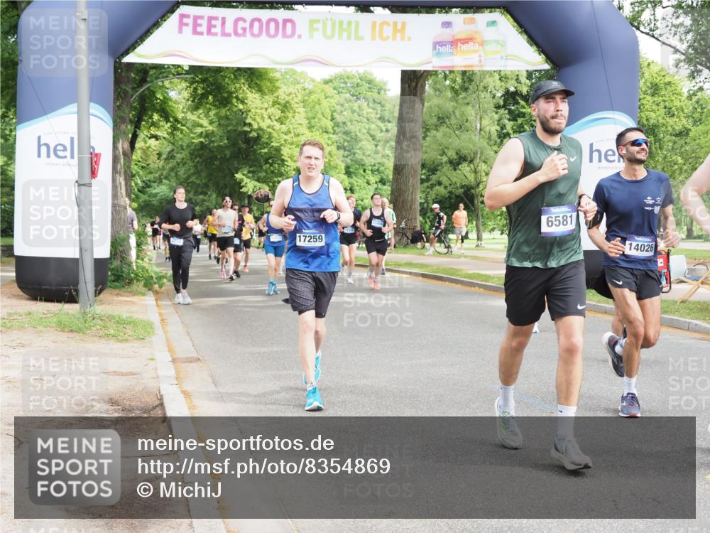29.06.2025 - hella hamburg halbmarathon MichiJ http://msf.ph/oto/8354869 29.06.2025 10:41:46 Zwischen KM18-KM19 1327, 1815, 2119, 3041, 3256, 6581, 9012, 12526, 12584, 12961, 14026, 14461, 14638, 14948, 15868, 16375, 16868, 16871, 17087, 17259, 17698, 18268, 18450 meine-sportfotos.de