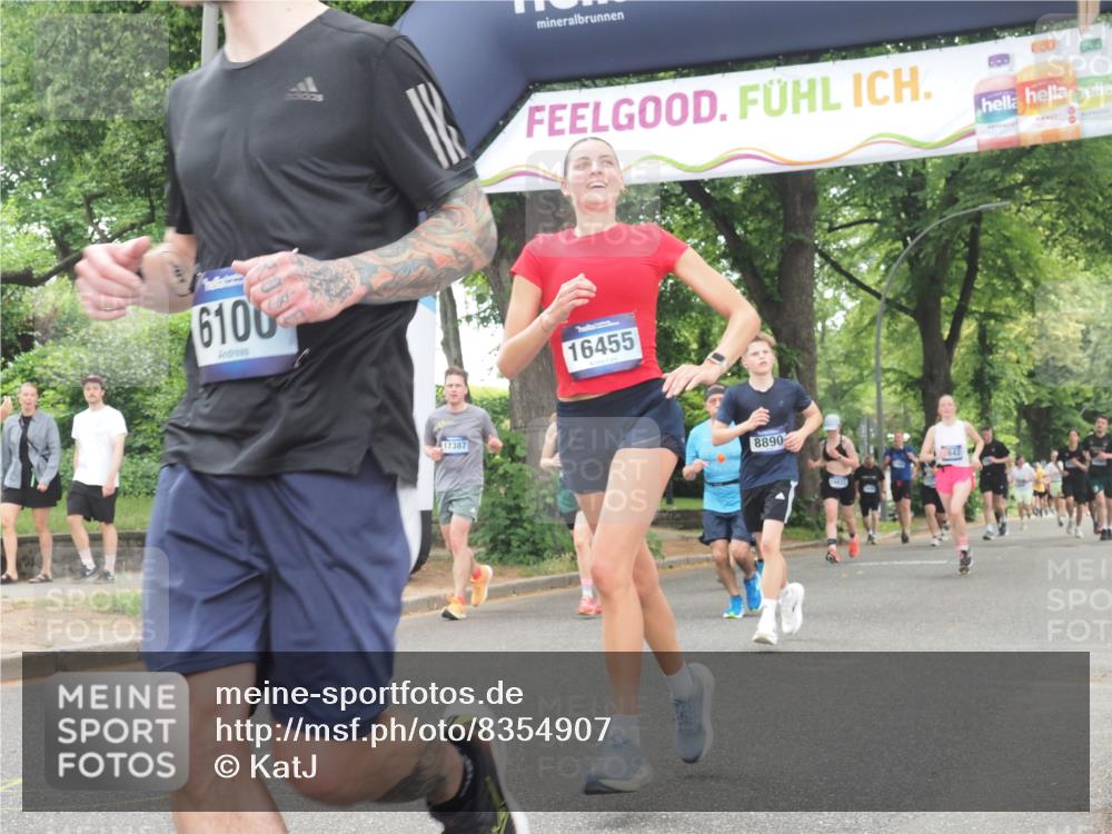 29.06.2025 - hella hamburg halbmarathon KatJ http://msf.ph/oto/8354907 29.06.2025 10:51:39 Zwischen KM18-KM19 1863, 3039, 3182, 3248, 6100, 6174 meine-sportfotos.de