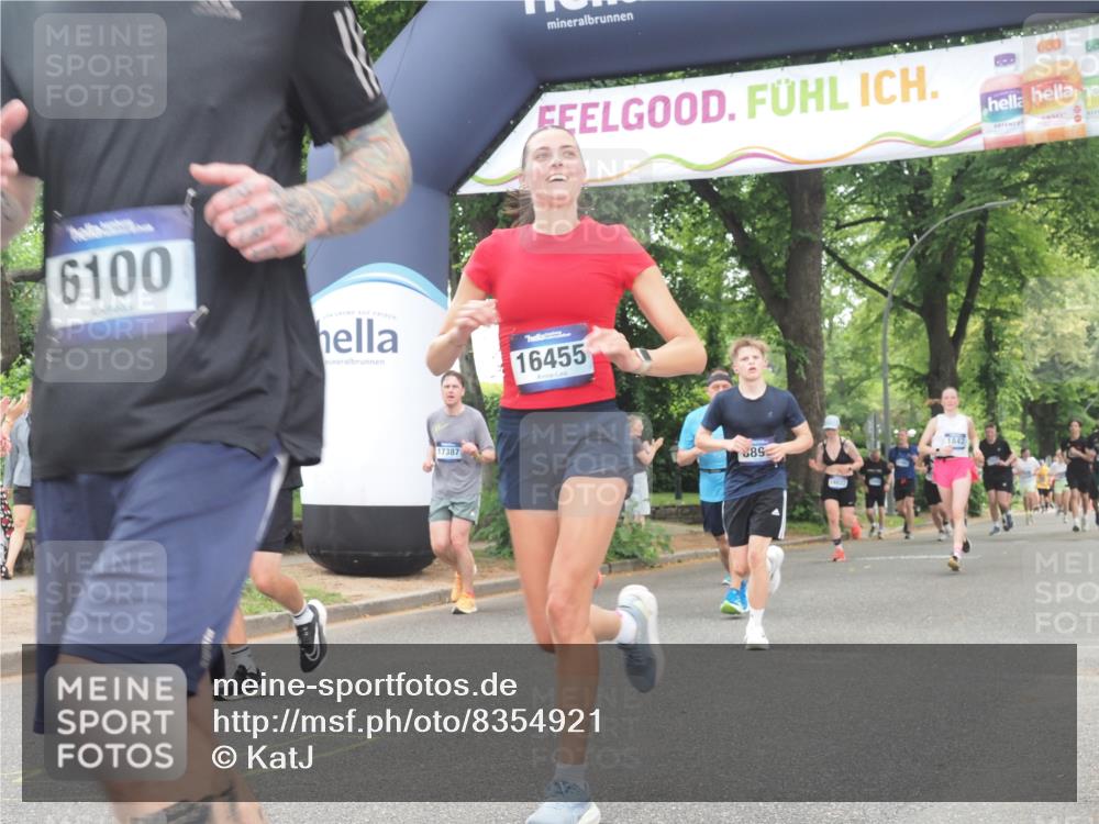 29.06.2025 - hella hamburg halbmarathon KatJ http://msf.ph/oto/8354921 29.06.2025 10:51:39 Zwischen KM18-KM19 1863, 3039, 3182, 3248, 6100, 6174 meine-sportfotos.de