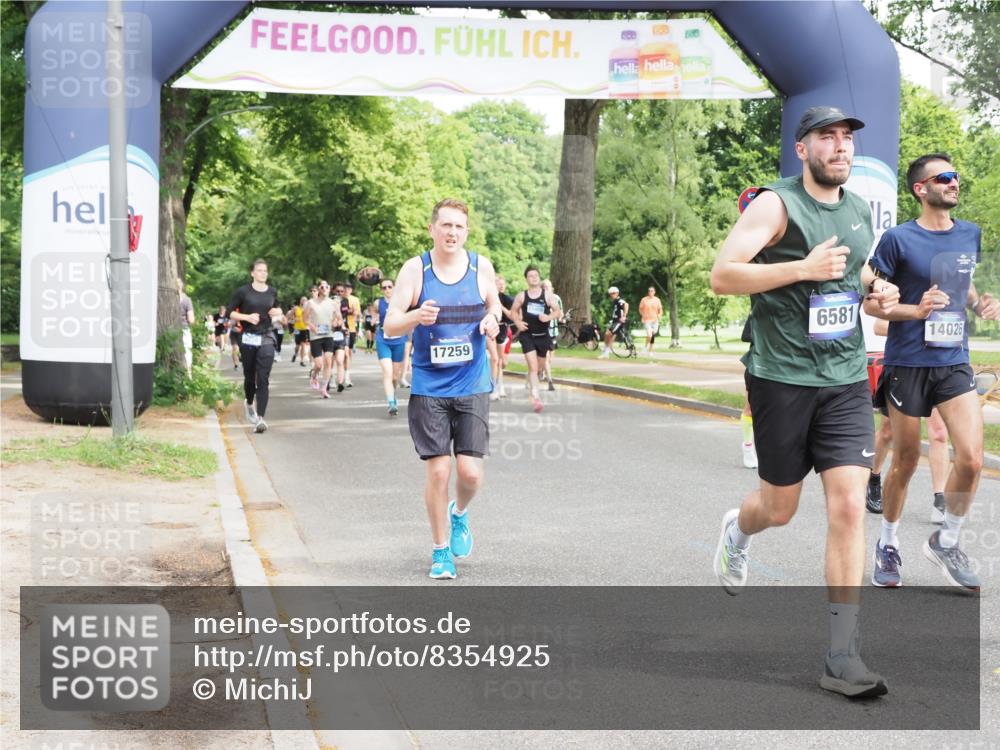 29.06.2025 - hella hamburg halbmarathon MichiJ http://msf.ph/oto/8354925 29.06.2025 10:41:46 Zwischen KM18-KM19 1327, 1815, 2119, 3041, 3256, 6581, 9012, 12526, 12584, 12961, 14026, 14461, 14638, 14948, 15868, 16375, 16868, 16871, 17087, 17259, 17698, 18268, 18450 meine-sportfotos.de