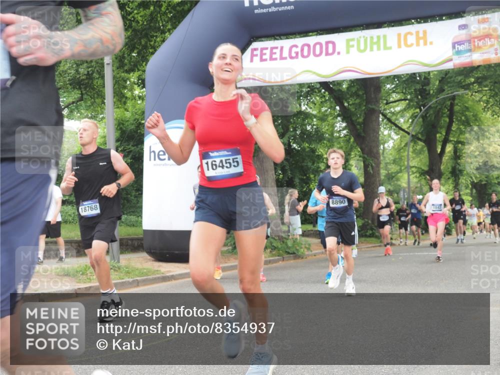29.06.2025 - hella hamburg halbmarathon KatJ http://msf.ph/oto/8354937 29.06.2025 10:51:39 Zwischen KM18-KM19 1863, 3039, 3182, 3248, 6100, 6174 meine-sportfotos.de