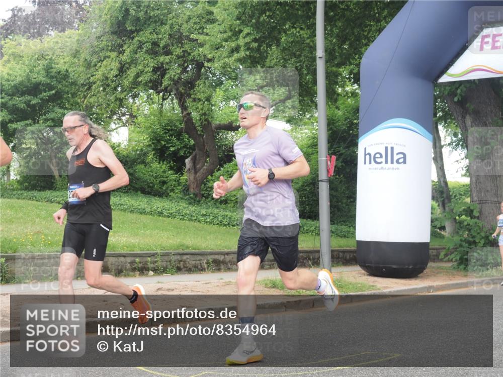 29.06.2025 - hella hamburg halbmarathon KatJ http://msf.ph/oto/8354964 29.06.2025 10:21:43 Zwischen KM18-KM19 51, 2746, 3935, 6358, 7793 meine-sportfotos.de