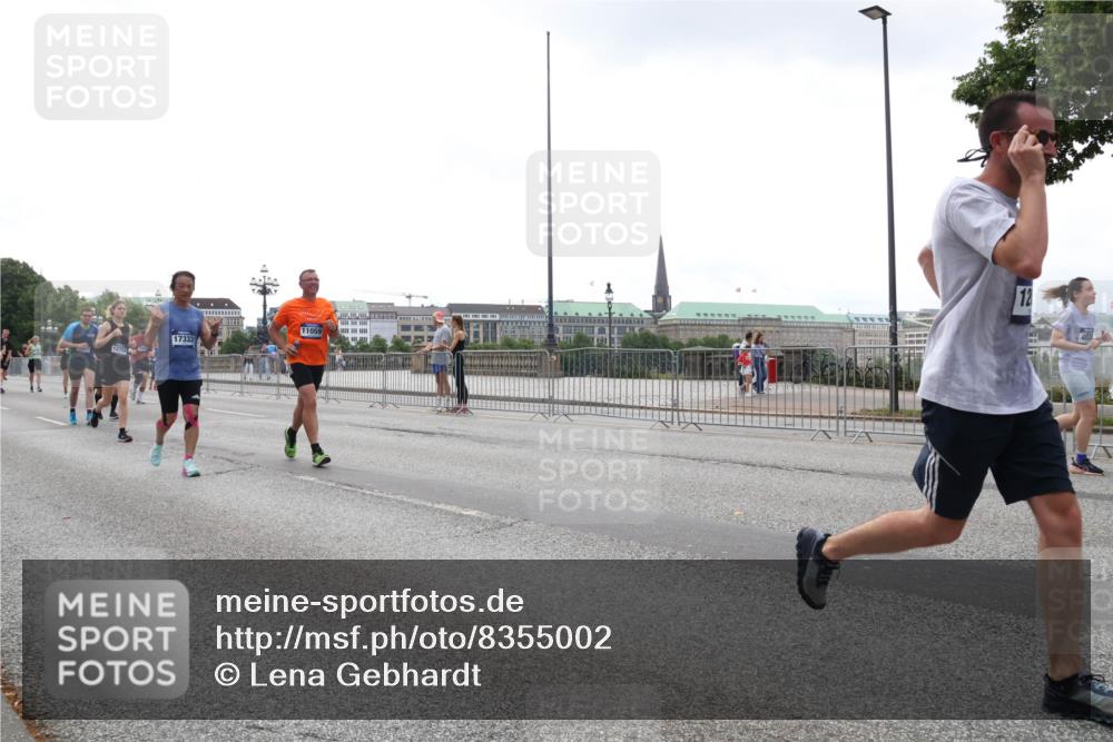 29.06.2025 - hella hamburg halbmarathon Lena Gebhardt http://msf.ph/oto/8355002 29.06.2025 10:38:56 Lombardsbrücke 12722, 17333, 11059, 12, 56, 1232, 1390, 1451, 1721, 1760, 2524, 2534, 2571, 2574, 2576, 2660, 2693, 2893, 2998, 3216, 3307, 3323, 3726, 3745, 3927, 4028, 4139, 4155, 4257, 4259, 4260, 4316, 4320, 4410, 4964, 5617, 5684, 5913, 6062, 6112, 6611, 6695, 6696, 6875, 7148, 7263, 7371, 7506, 7561, 7589, 7692, 7815, 7849, 8367, 8457, 8783, 9446, 9708, 9974, 9977, 10001, 10072, 10315, 10516, 10554, 13060 meine-sportfotos.de