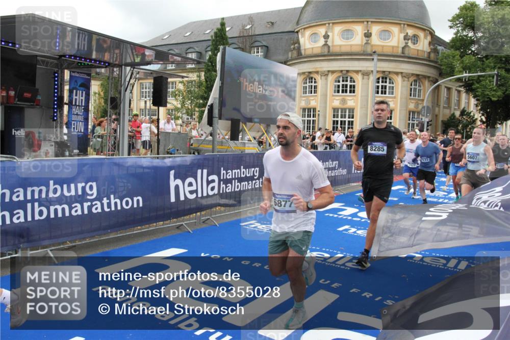 29.06.2025 - hella hamburg halbmarathon Michael Strokosch http://msf.ph/oto/8355028 29.06.2025 10:53:52 Ziel 1422, 1706, 1870, 2518, 5607, 6260, 6877, 7177, 8285, 8335, 9922, 10529, 10891, 12413, 14026, 14818, 15502, 16538, 17740, 18249, 18418, 18487, 18759, 18915, 19177 meine-sportfotos.de