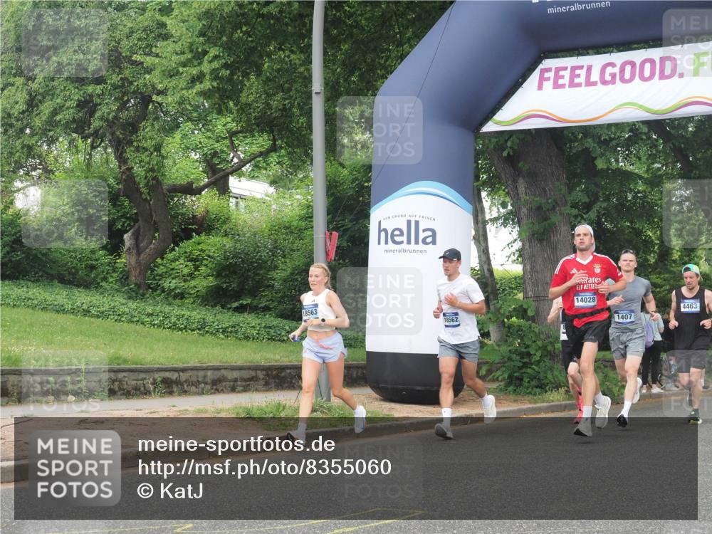 29.06.2025 - hella hamburg halbmarathon KatJ http://msf.ph/oto/8355060 29.06.2025 10:21:45 Zwischen KM18-KM19 51, 2746, 3935, 6358, 7793, 8062 meine-sportfotos.de