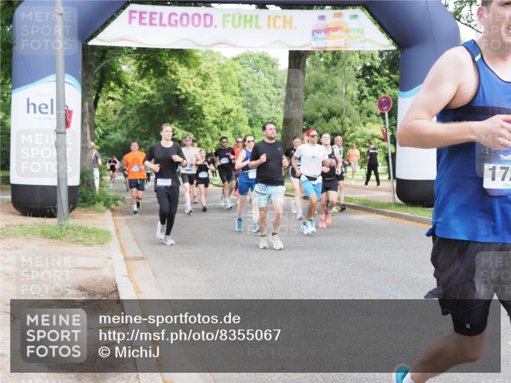 29.06.2025 - hella hamburg halbmarathon MichiJ http://msf.ph/oto/8355067 29.06.2025 10:41:48 Zwischen KM18-KM19 1815, 2119, 3041, 3058, 3256, 3898, 6581, 9012, 12584, 12961, 14026, 14461, 14638, 15408, 15868, 15896, 16375, 16871, 17087, 17259, 17698, 18268, 18450 meine-sportfotos.de