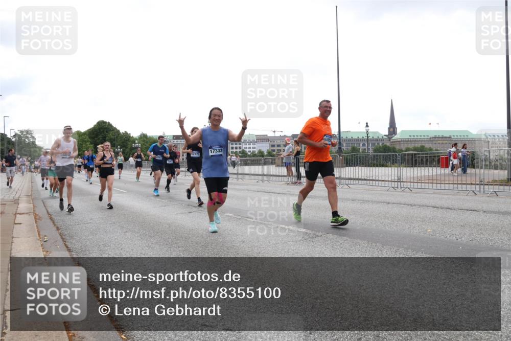 29.06.2025 - hella hamburg halbmarathon Lena Gebhardt http://msf.ph/oto/8355100 29.06.2025 10:38:57 Lombardsbrücke 367, 7263, 17333, 12722, 56, 1232, 1390, 1451, 1721, 1760, 2524, 2534, 2571, 2574, 2576, 2660, 2693, 2893, 2998, 3216, 3307, 3323, 3726, 3745, 3927, 4028, 4139, 4155, 4257, 4259, 4260, 4316, 4320, 4410, 4964, 5617, 5684, 5913, 6062, 6112, 6611, 6695, 6696, 6875, 7148, 7263, 7341, 7371, 7506, 7561, 7589, 7692, 7815, 7849, 8367, 8457, 8783, 9420, 9446, 9708, 9974, 9977, 10001, 10072, 10315, 10516, 10554, 13060 meine-sportfotos.de
