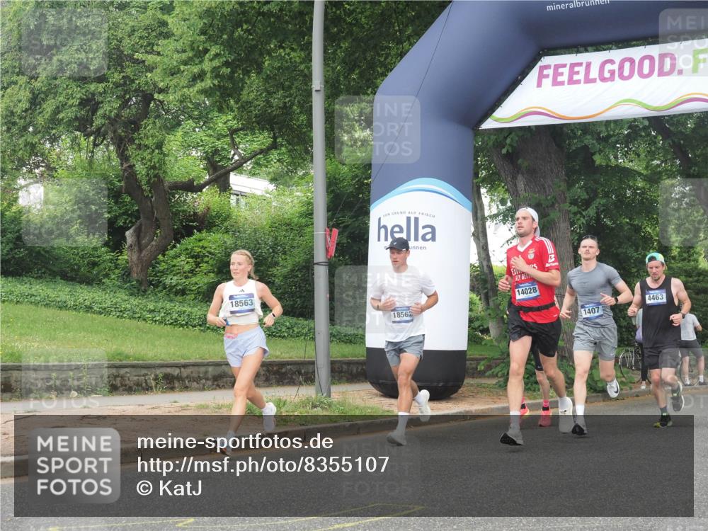 29.06.2025 - hella hamburg halbmarathon KatJ http://msf.ph/oto/8355107 29.06.2025 10:21:46 Zwischen KM18-KM19 51, 1407, 2746, 3935, 6358, 8062 meine-sportfotos.de