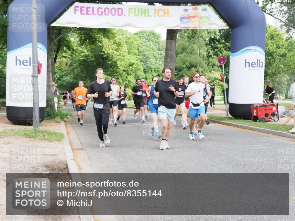 29.06.2025 - hella hamburg halbmarathon MichiJ http://msf.ph/oto/8355144 29.06.2025 10:41:48 Zwischen KM18-KM19 1815, 2119, 3041, 3058, 3256, 3898, 6581, 9012, 12584, 12961, 14026, 14461, 14638, 15408, 15868, 15896, 16375, 16871, 17087, 17259, 17698, 18268, 18450 meine-sportfotos.de