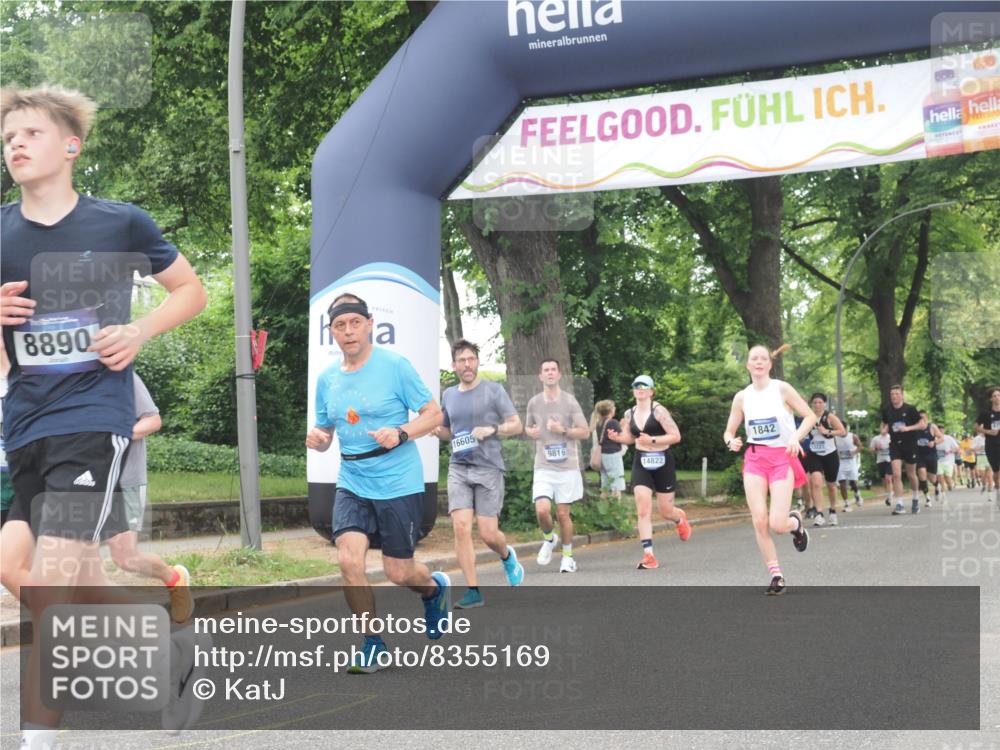 29.06.2025 - hella hamburg halbmarathon KatJ http://msf.ph/oto/8355169 29.06.2025 10:51:41 Zwischen KM18-KM19 1842, 3039, 3182, 3248, 6100, 6174 meine-sportfotos.de