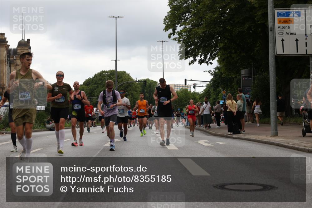 29.06.2025 - hella hamburg halbmarathon Yannick Fuchs http://msf.ph/oto/8355185 29.06.2025 10:52:59 20KM 1285, 1642, 1946, 1951, 2006, 2027, 2584, 2677, 2855, 2957, 2978, 3181, 3983, 4088, 4592, 5084, 5347, 5633, 6202, 6208, 6636, 6860, 6997, 7223, 7476, 8290, 8392, 8929, 9156, 9353, 9655, 10036, 10759, 10915, 10943, 12633, 13407, 14375, 14631, 14914, 15240, 15263, 15824, 16160, 16206, 16341, 16563, 16922, 16924, 17017, 17346, 17782, 17810, 17852, 17931, 18112, 18153, 18232, 18266, 18327, 18556, 18730, 18954 meine-sportfotos.de