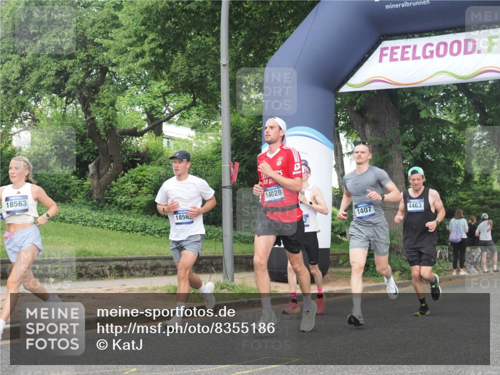29.06.2025 - hella hamburg halbmarathon KatJ http://msf.ph/oto/8355186 29.06.2025 10:21:46 Zwischen KM18-KM19 51, 1407, 2746, 3935, 6358, 8062 meine-sportfotos.de